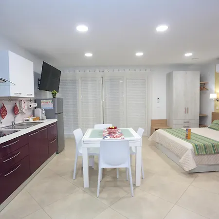 Theos Holidays Apartments Giardini Naxos Exterior photo