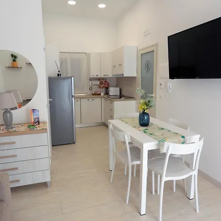 Theos Holidays Apartments Giardini Naxos Exterior photo