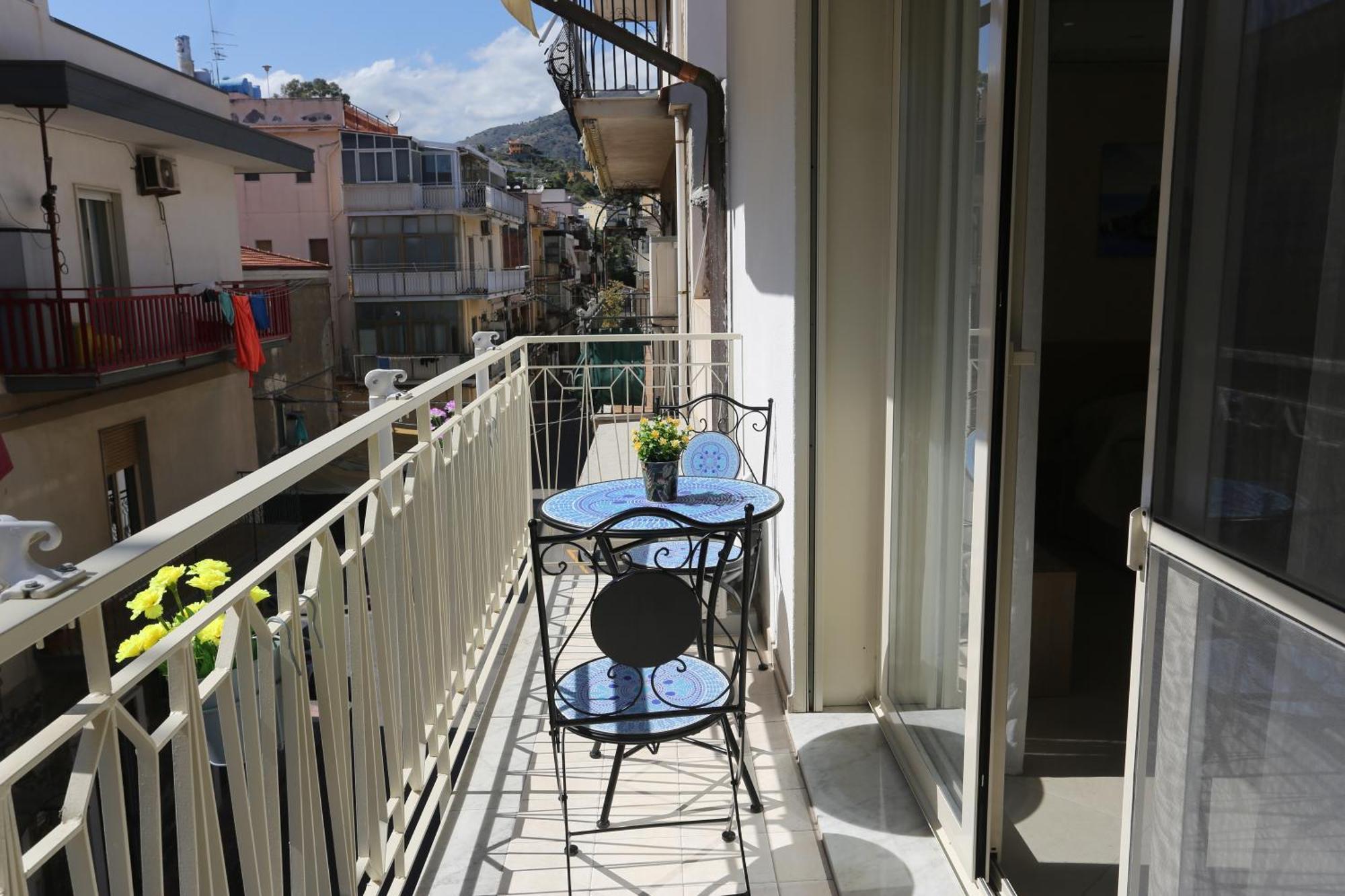 Theos Holidays Apartment *